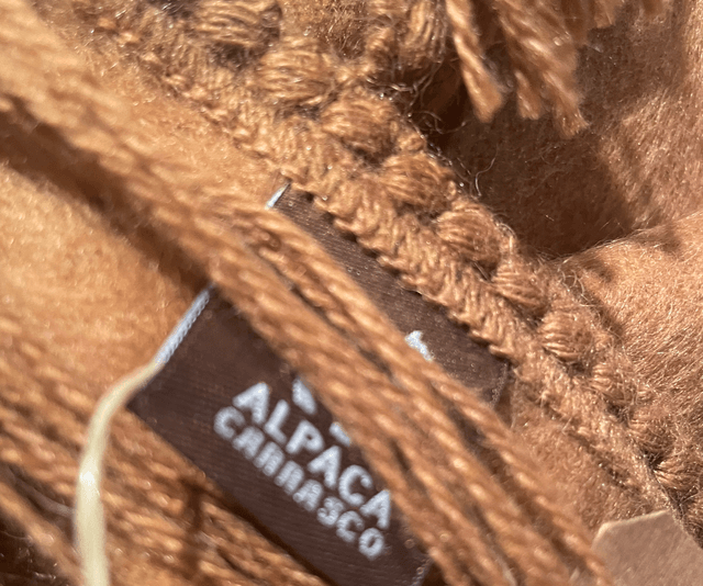 Alpaca omslagdoek met gehaakte rand Camel